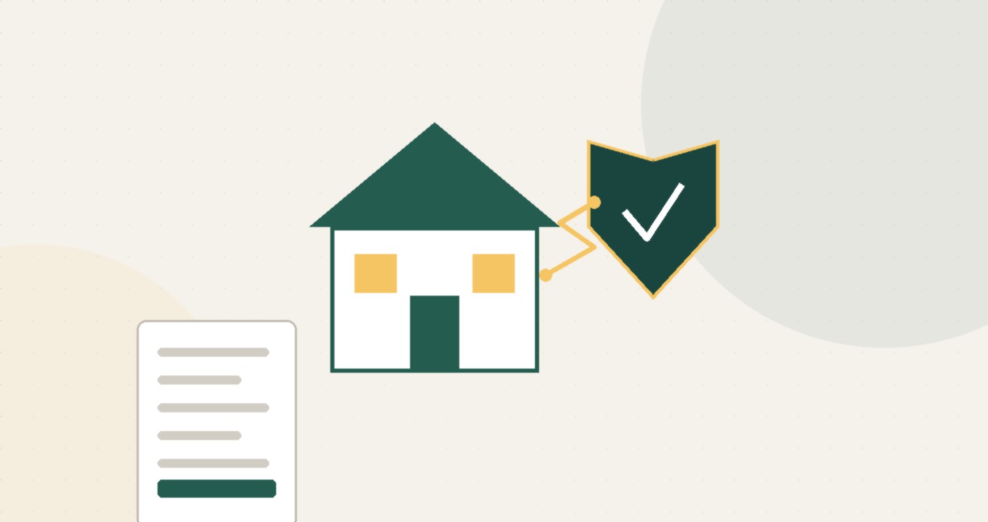 Casa protetta da uno scudo collegato a un documento contrattuale — illustrazione editoriale beige con accenti verdi e dorati sulla clausola di tolleranza del mutuo